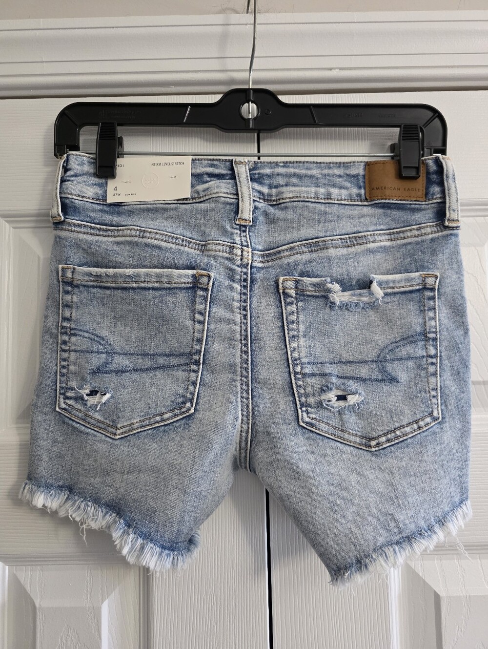American Eagle AE Ne(x)t Level Low-Rise Denim Midi Shorts Medium Wash Women's - Picture 2 of 5